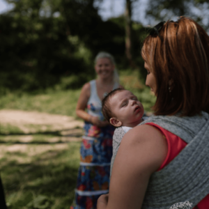 Initiation au portage physiologique avant et après naissance